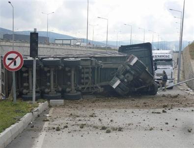 Bozüyük'te Trafik Kazası, 3 Yaralı