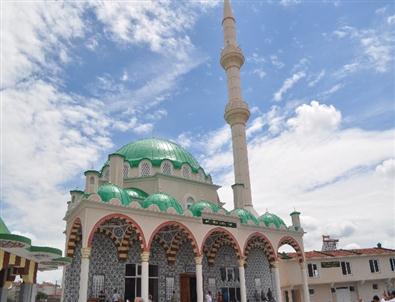 Hacı Ahmet Azman Camii Dualarla İbadete Açıldı