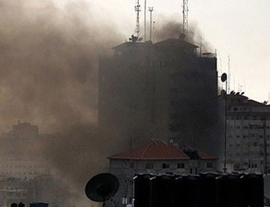 İsrail Gazze'yi havadan vurdu: 6 yaralı