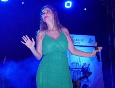 Nadide Sultan Edirne'de bir kilo ciğer yedi