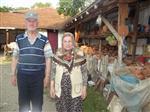 Yaşlı Çiftin Topraktan Yaptıkları Eserlere Herkes Hayran Kalıyor