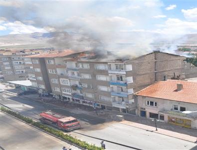 Niğde’de Meydana Gelen Çatı Yangını Korkuttu