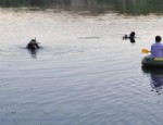 Serinlemek için nehre giren babayla 2 oğlu boğuldu