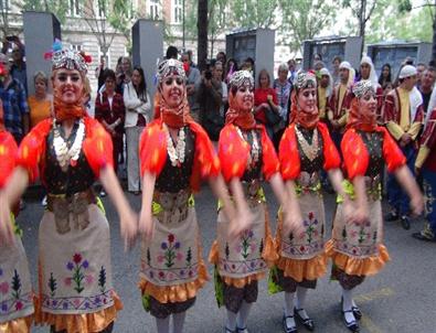 Türkiye, Macaristan'daki 19. Uluslararası Tuna Folklor Festivali'nde Dünya Şampiyonu Oldu