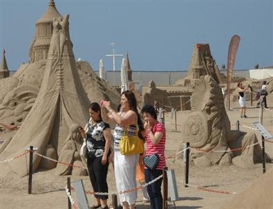 Engelli Bireyler Kum Heykellere Hayran Kaldı