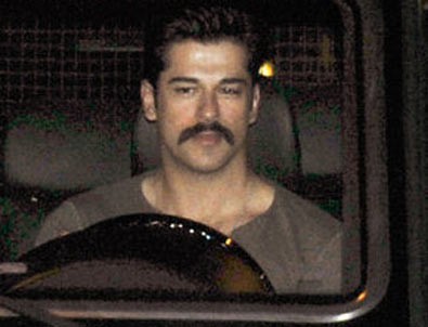 Burak Özçivit aşka geldi