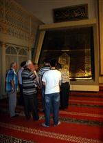 SANAT ESERİ - 500 Yıllık Kabe-i Şerif Örtüsü Ulucami’ye Asıldı
