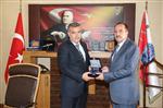 Emniyet'ten Gölbaşı Belediye Başkanı Duruay'a Plaket