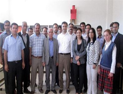 Gönüllüler Derneğinden Okullara Kitap Yardımı