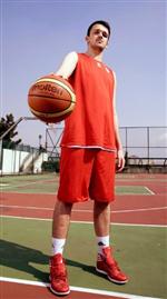 Uşak Sportif 2,14’lük Pivot İle Anlaştı