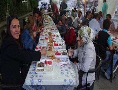 Hakkari Belediyesi İftar Çadırı Açtı