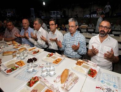 Karşıyaka’da Mehterli, Semalı İftar