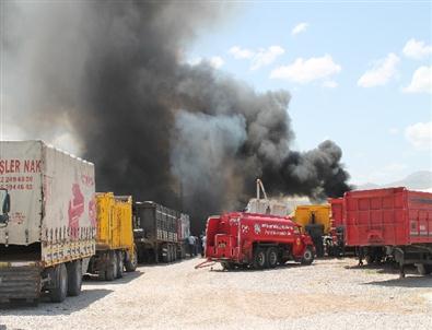 Konya’da Araç Parkında Korkutan Yangın