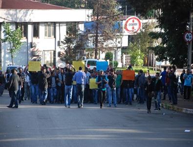 Erdemir Liman İşçileri ve Ailelerinden Protesto Yürüyüşü