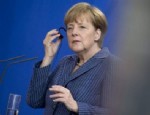 Vekil joker hakkı olarak Merkel'i aradı