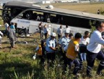 TEOMAN - Ankara'da otobüs devrildi: 1 ölü, 27 yaralı