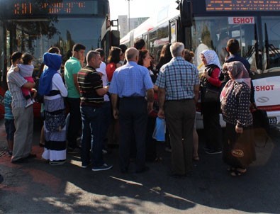 İzmirli vatandaşların 'aktarma' çilesi