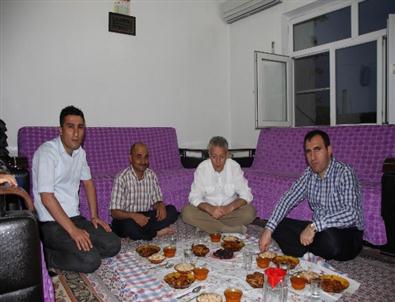 Vali Taşkesen İftarını Vatandaşın Evinde Açtı