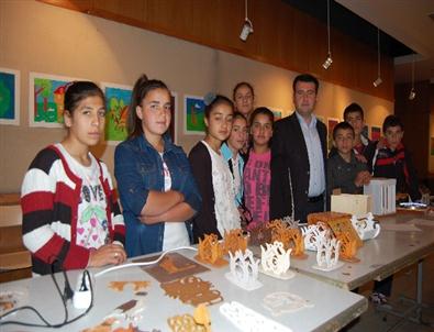 Öğrencilerden Sergi