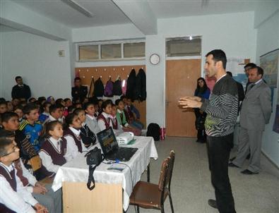 Öğretim Üyeleri Köy Okullarını Unutmadı