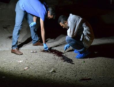 Baba ve Oğluna Kurşun Yağdırdı