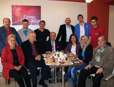 Eskişehirli Sanatçılar ‘vali Baba’ İle Kahvaltıda Buluştu