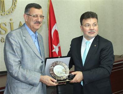 İstanbul Elazığ Dernekler Federasyonu Genel Başkanı, Müsiad Elazığ Şubesini Ziyaret Etti