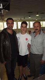 TÜRKİYE YÜZME FEDERASYONU - Başarılı Yüzücü Bir Günde Üç Birincilik Alarak Rekor Kırdı