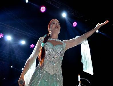 Candan Erçetin Tekirdağlıları Coşturdu