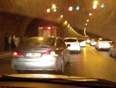 İzmir'de tünelde seyreden Minibüste Yangın