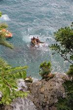 Oltasının Arkasından Suya Atlayan Balıkçı Hayatını Kaybetti