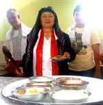 Sarıgöl'ün Muhtar Ablasından Teşekkür Yemeği