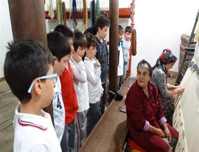 Yeni Nesil Dokuma Halı Kültürüne Sahip Çıkacak