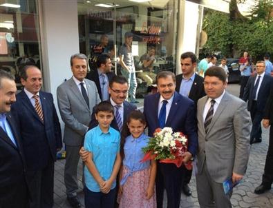 Bakan Eroğlu, Ak Parti İl Başkanlığını Ziyaret Etti