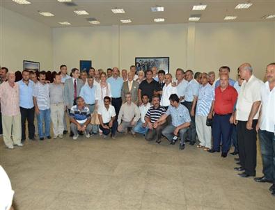 Başkan Kocamaz, Akdeniz Mahalle Muhtarlarıyla Toplantı Yaptı