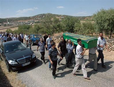 Küçük Gelin Son Yolculuğuna Gözyaşları Arasında Uğurlandı