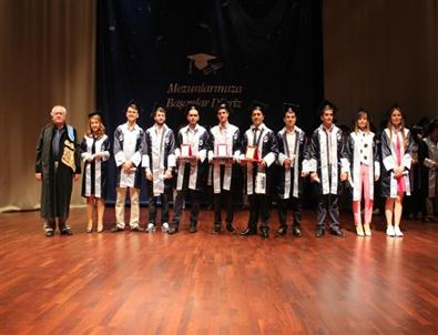 Saü Teknoloji Fakültesi’nde ‘ilk Mezuniyet’ Coşkusu