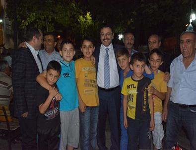 Başkan Genç Her Akşam İki Mahallede