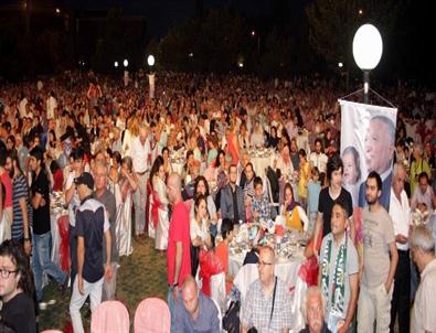Cumhurbaşkanı Adayı Ekmeleddin İhsanoğlu Bursa'da 10 Bin Kişiyle İftarda Buluştu