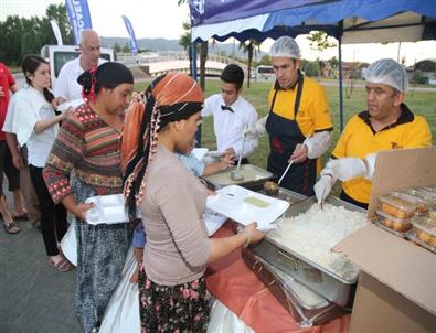 Gölcük’te İki Parkı Birleştiren Modern Köprü Hizmete Girdi
