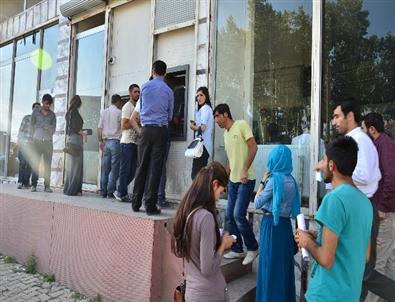 Yüksekova’da Atm Çilesi Bitmiyor