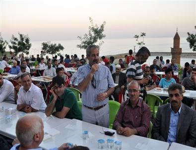 Adilcevaz’da Yoksul ve Yetimlere İftar Yemeği