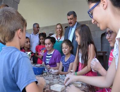 Bir Dönem Tüccarları Barındıran Kervansaray, Şimdi Sanatçıları Ağırlıyor