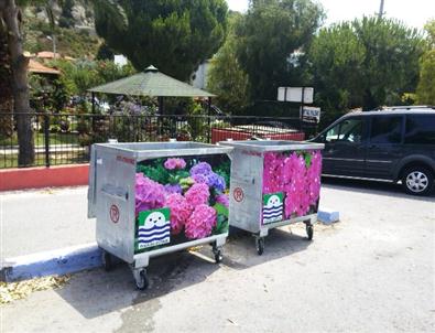 Foça'da Çöp Tenekeleri Çiçek Açtı