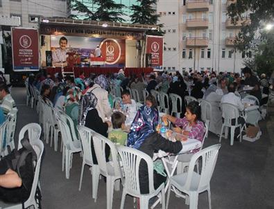 Keçiören Belediyesi ve İhh, Yetim Çocuklar İçin İftar Verdi