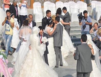 Bolu Belediyesi Toplu Nikah Töreninde 10 Çifti Evlendirdi