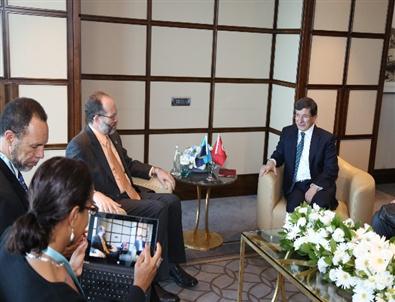 Dışişleri Bakanı Davutoğlu, Carıcom Genel Sekreteriyle Görüştü