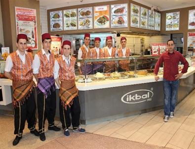 Piazza'da 'Sultanlara Layık' İftar Sofraları