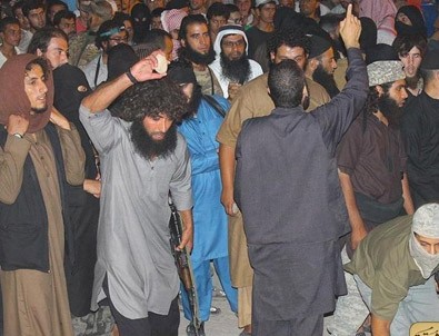 IŞİD recm cezası uygulamaya başladı