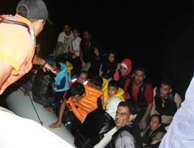 Ege Denizinde 28 Sığınmacı Kurtarıldı